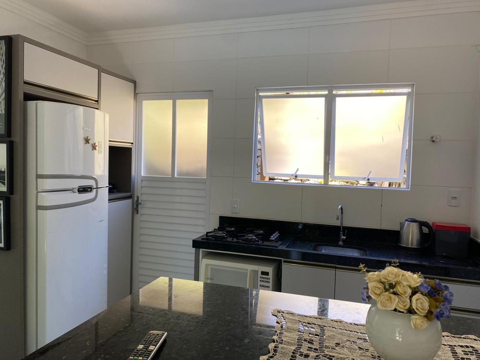 הוילה בומבינאס Residencial Com Piscina Possui Jacuzzi Aquecida Com Hidromassagem מראה חיצוני תמונה