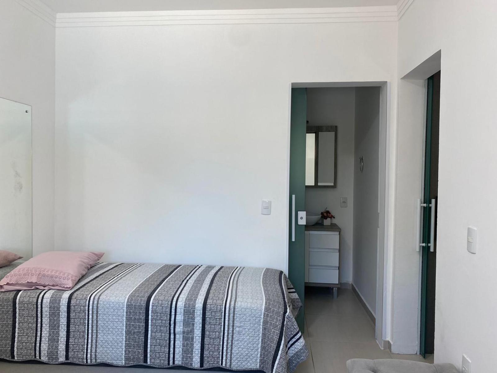 הוילה בומבינאס Residencial Com Piscina Possui Jacuzzi Aquecida Com Hidromassagem מראה חיצוני תמונה