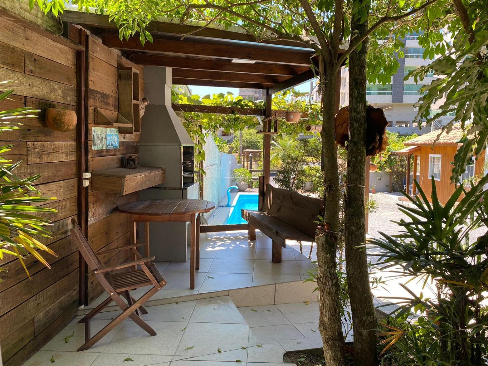 הוילה בומבינאס Residencial Com Piscina Possui Jacuzzi Aquecida Com Hidromassagem מראה חיצוני תמונה