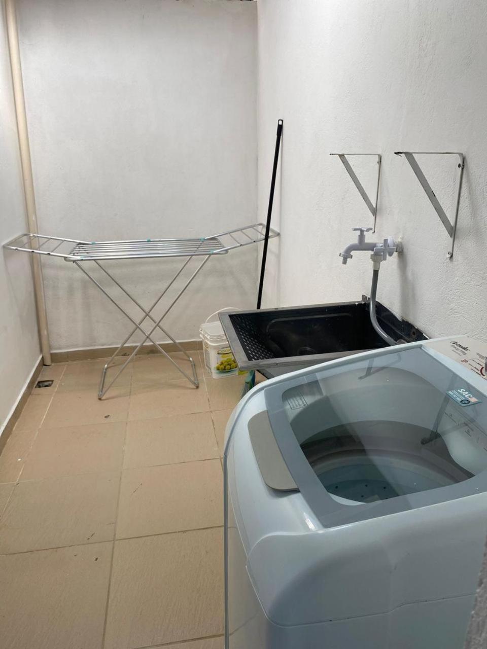 הוילה בומבינאס Residencial Com Piscina Possui Jacuzzi Aquecida Com Hidromassagem מראה חיצוני תמונה