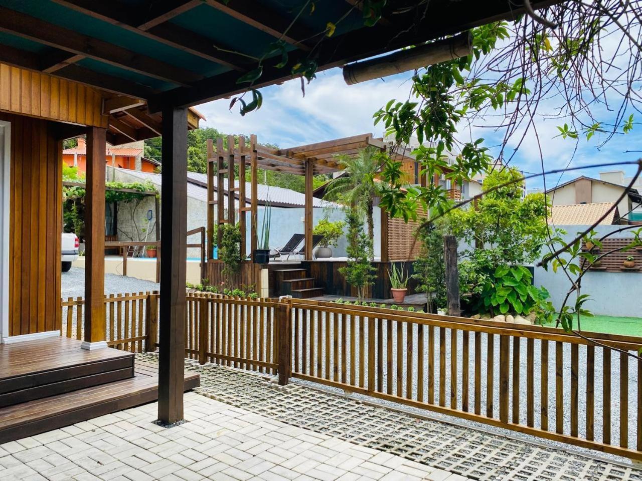 הוילה בומבינאס Residencial Com Piscina Possui Jacuzzi Aquecida Com Hidromassagem מראה חיצוני תמונה