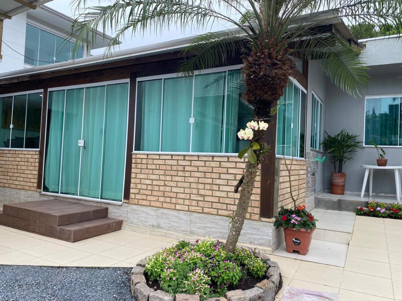 הוילה בומבינאס Residencial Com Piscina Possui Jacuzzi Aquecida Com Hidromassagem מראה חיצוני תמונה