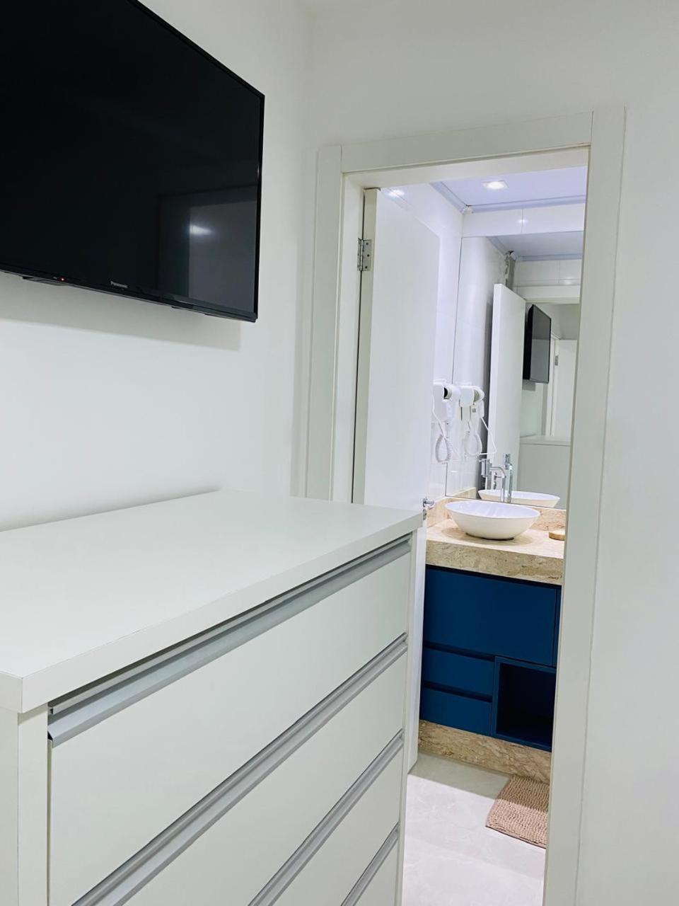 הוילה בומבינאס Residencial Com Piscina Possui Jacuzzi Aquecida Com Hidromassagem מראה חיצוני תמונה